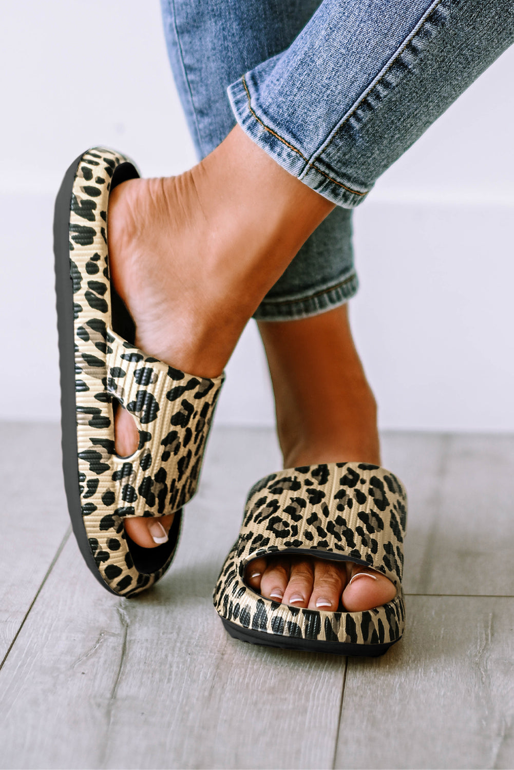 Leopard Cloud Slides Thick Flat Slides Shoes